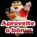 Jogadores desfrutando de slot games em cassino online